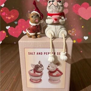 Cracker Barrel Bulldog Salt and Pepper Shaker Set - Red and White